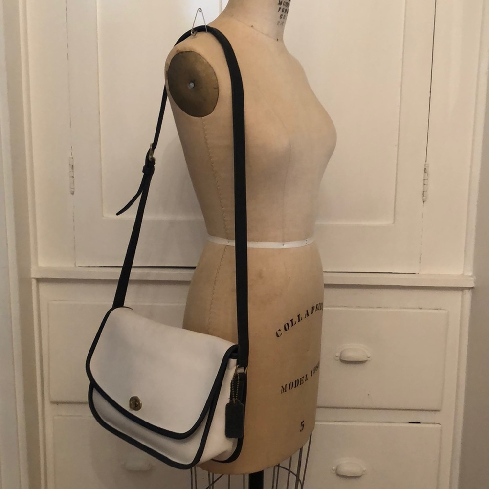 COACH vintage authentic crossbody purse. White